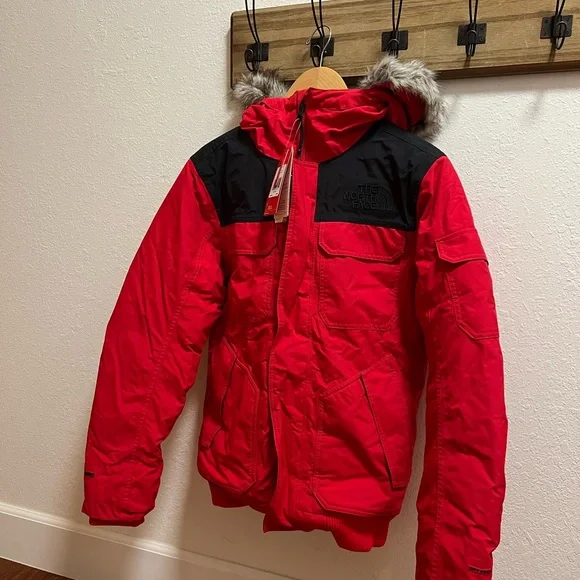 Brand new north face jacket unisex. Suitable for men xs size or women medium